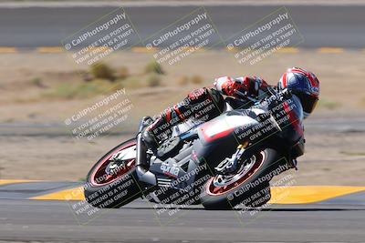 media/Oct-08-2022-SoCal Trackdays (Sat) [[1fc3beec89]]/Turn 14 (1050am)/